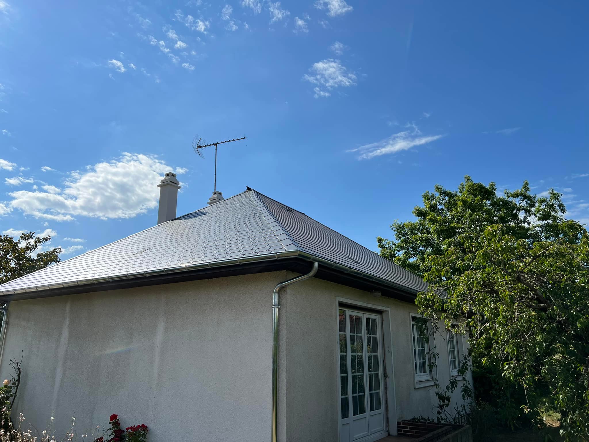 Gouttières et descentes en zinc — FTHL