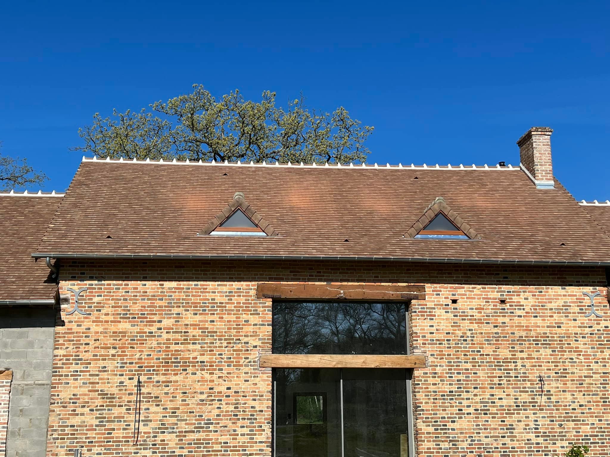 Toiture tuiles avec zinguerie